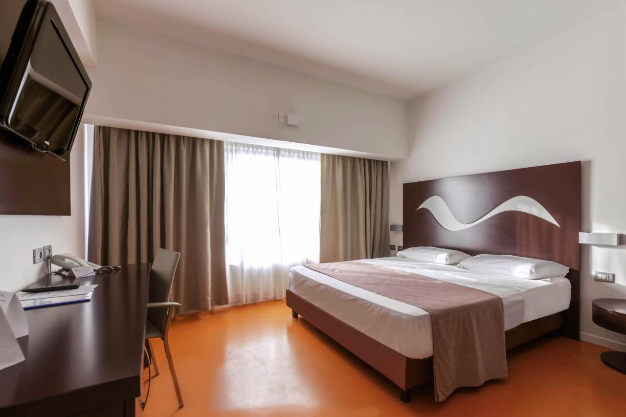 Hotel Poseidon Torre del Greco Bagian luar foto