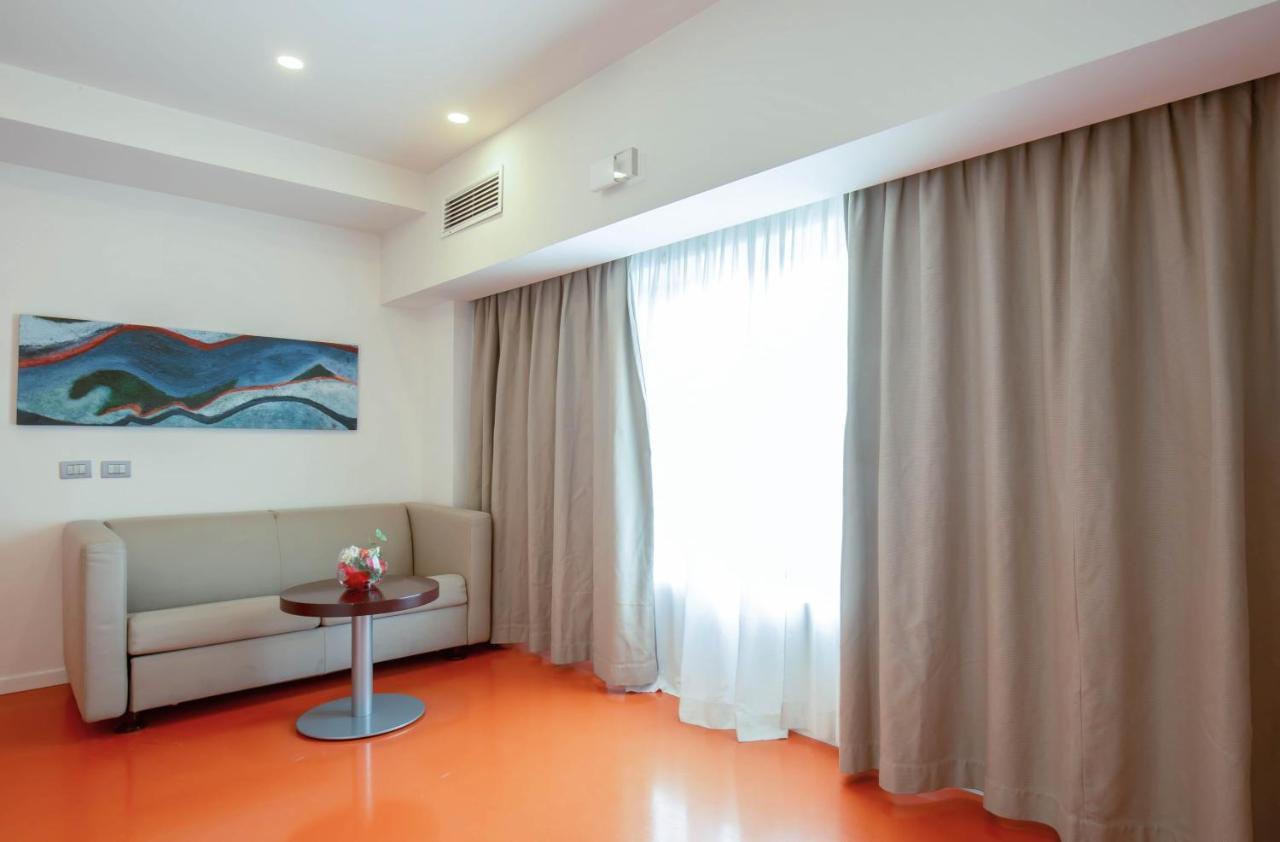 Hotel Poseidon Torre del Greco Bagian luar foto