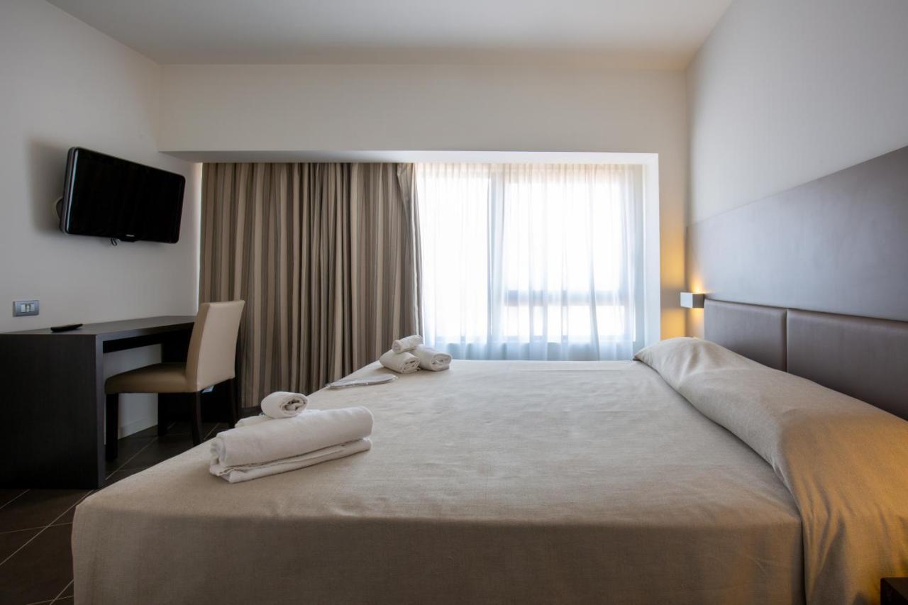 Hotel Poseidon Torre del Greco Bagian luar foto