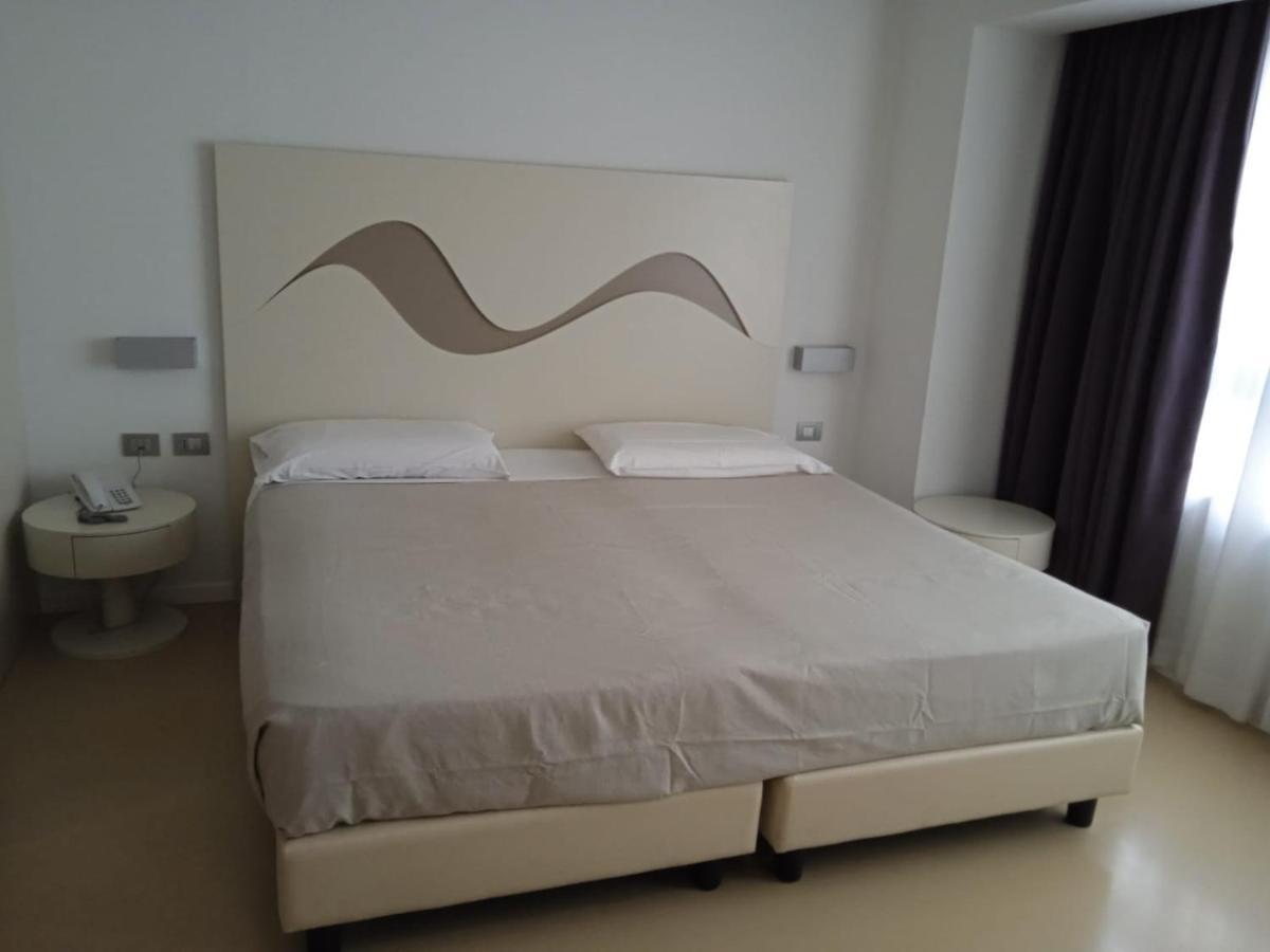 Hotel Poseidon Torre del Greco Bagian luar foto