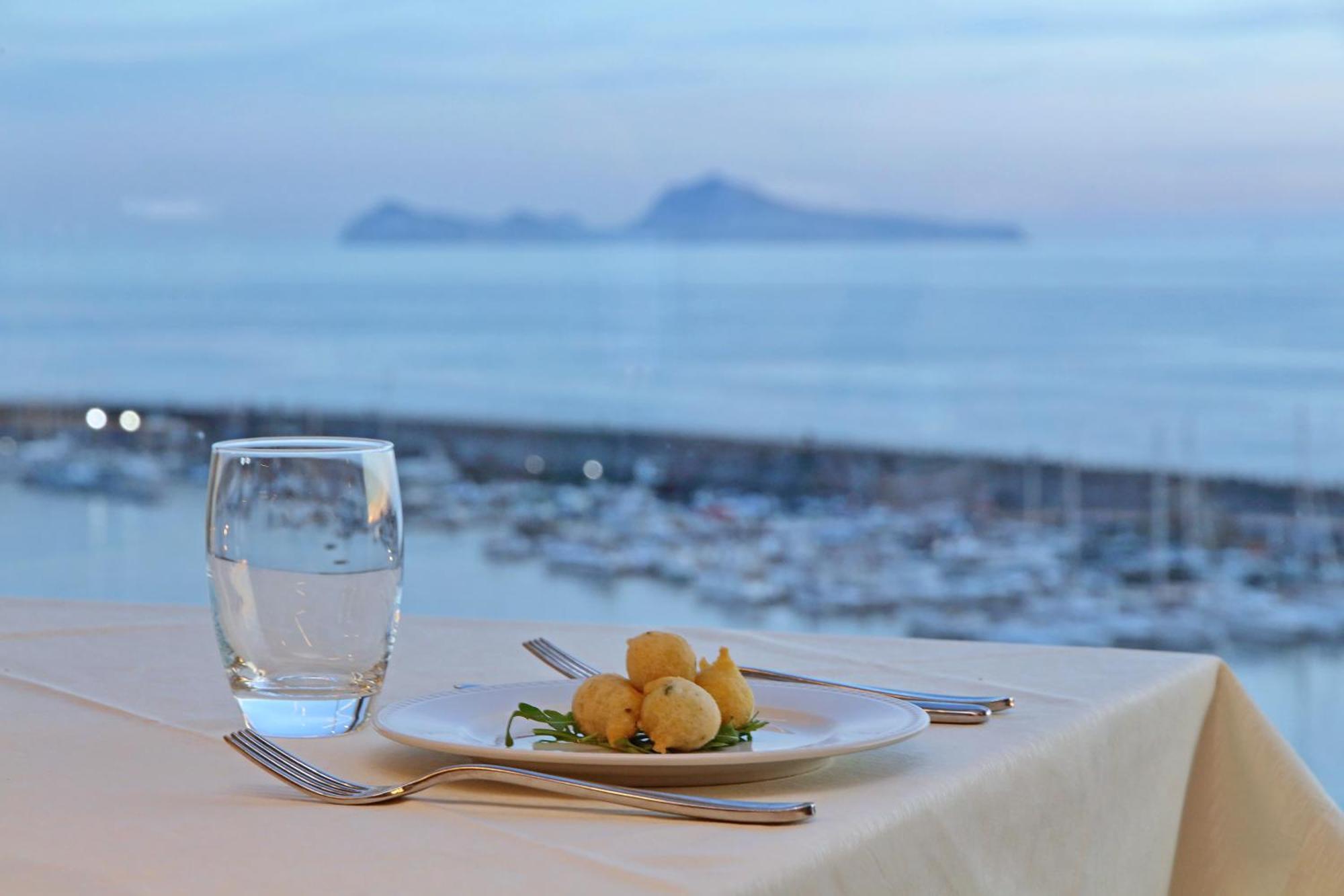 Hotel Poseidon Torre del Greco Bagian luar foto