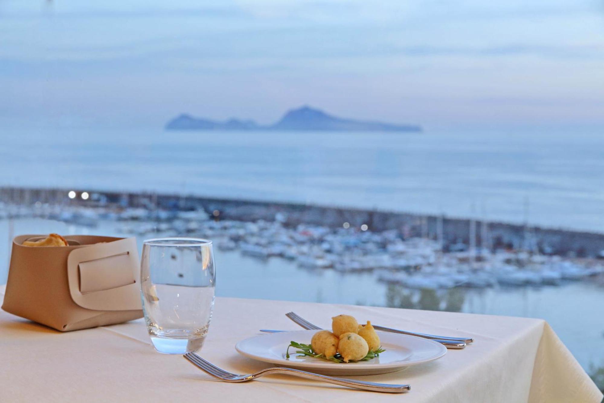 Hotel Poseidon Torre del Greco Bagian luar foto